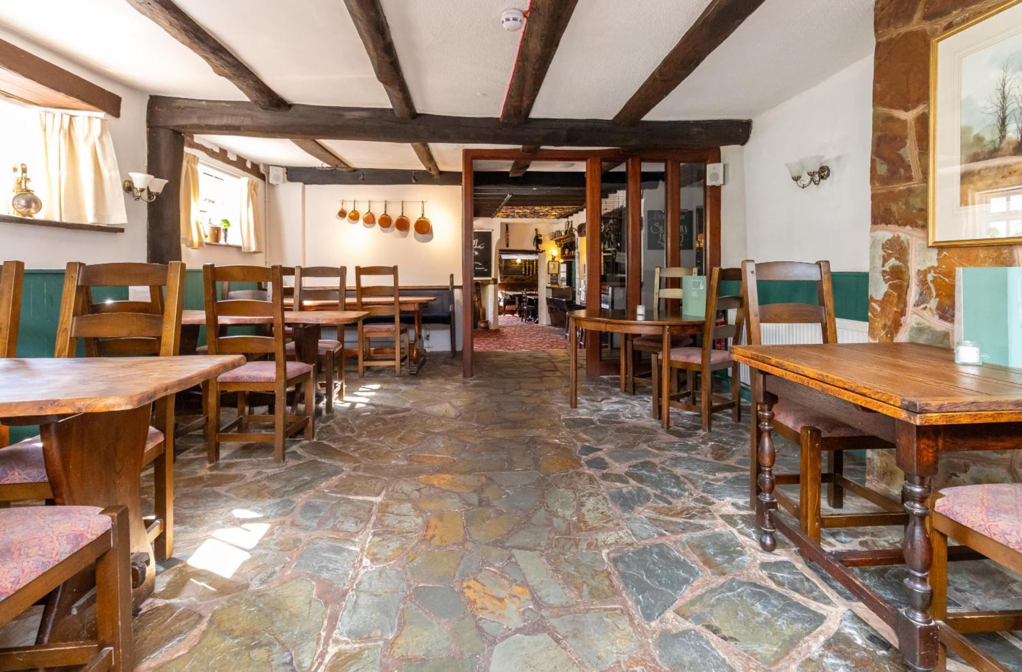 New Inn Кредітон Екстер'єр фото