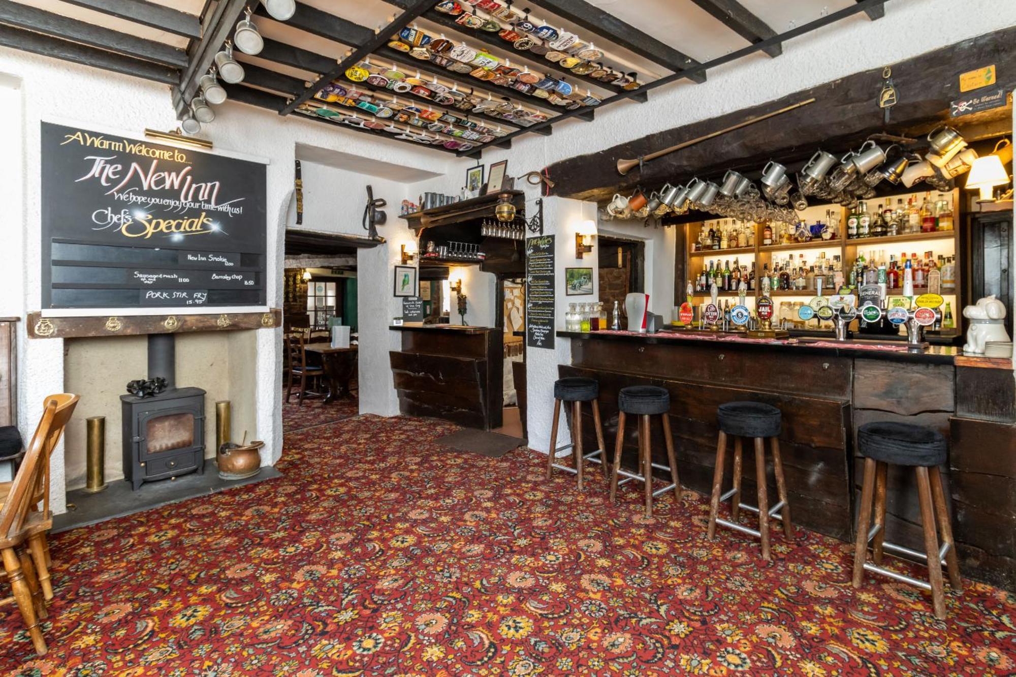 New Inn Кредітон Екстер'єр фото