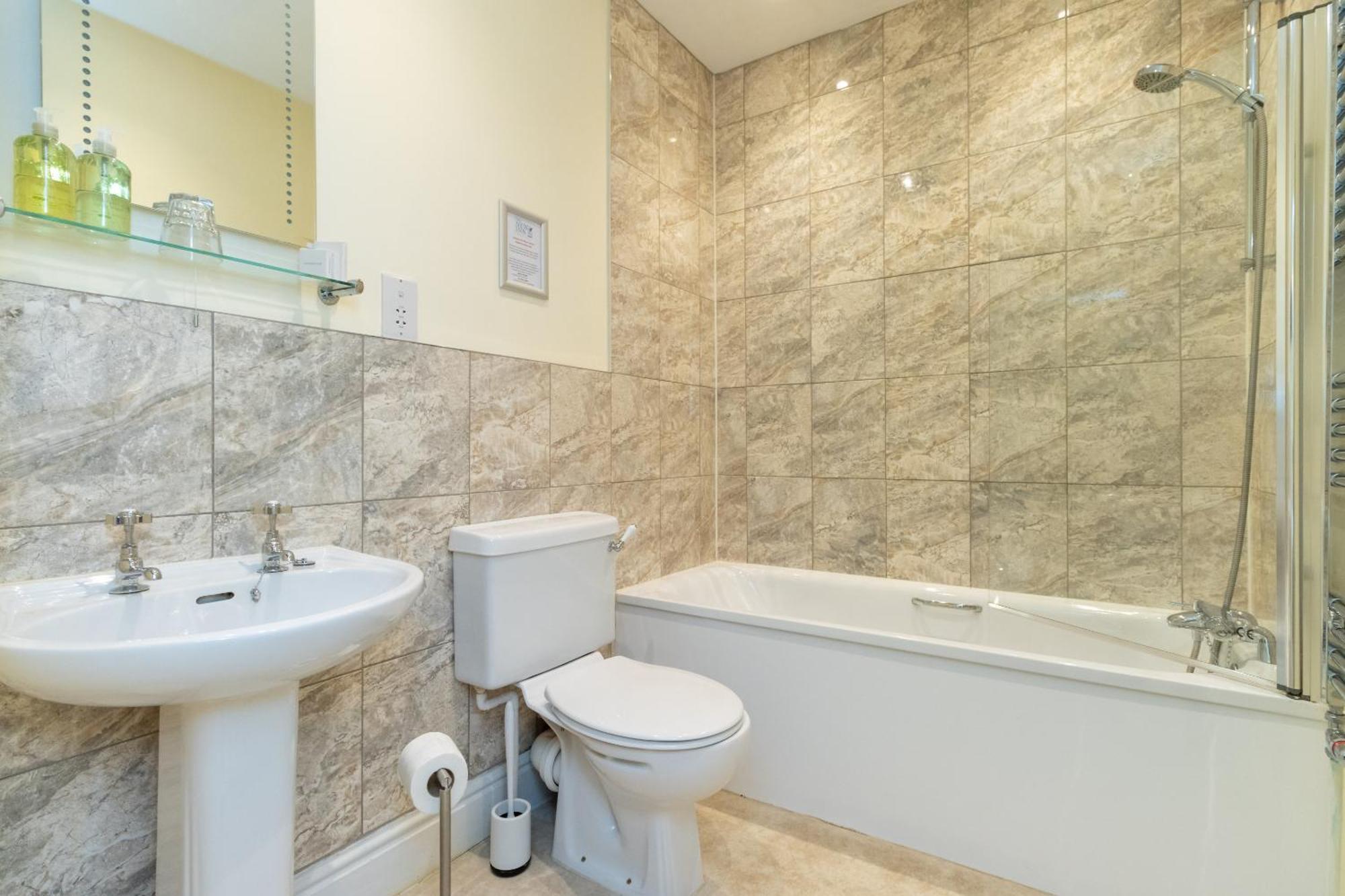 New Inn Кредітон Номер фото