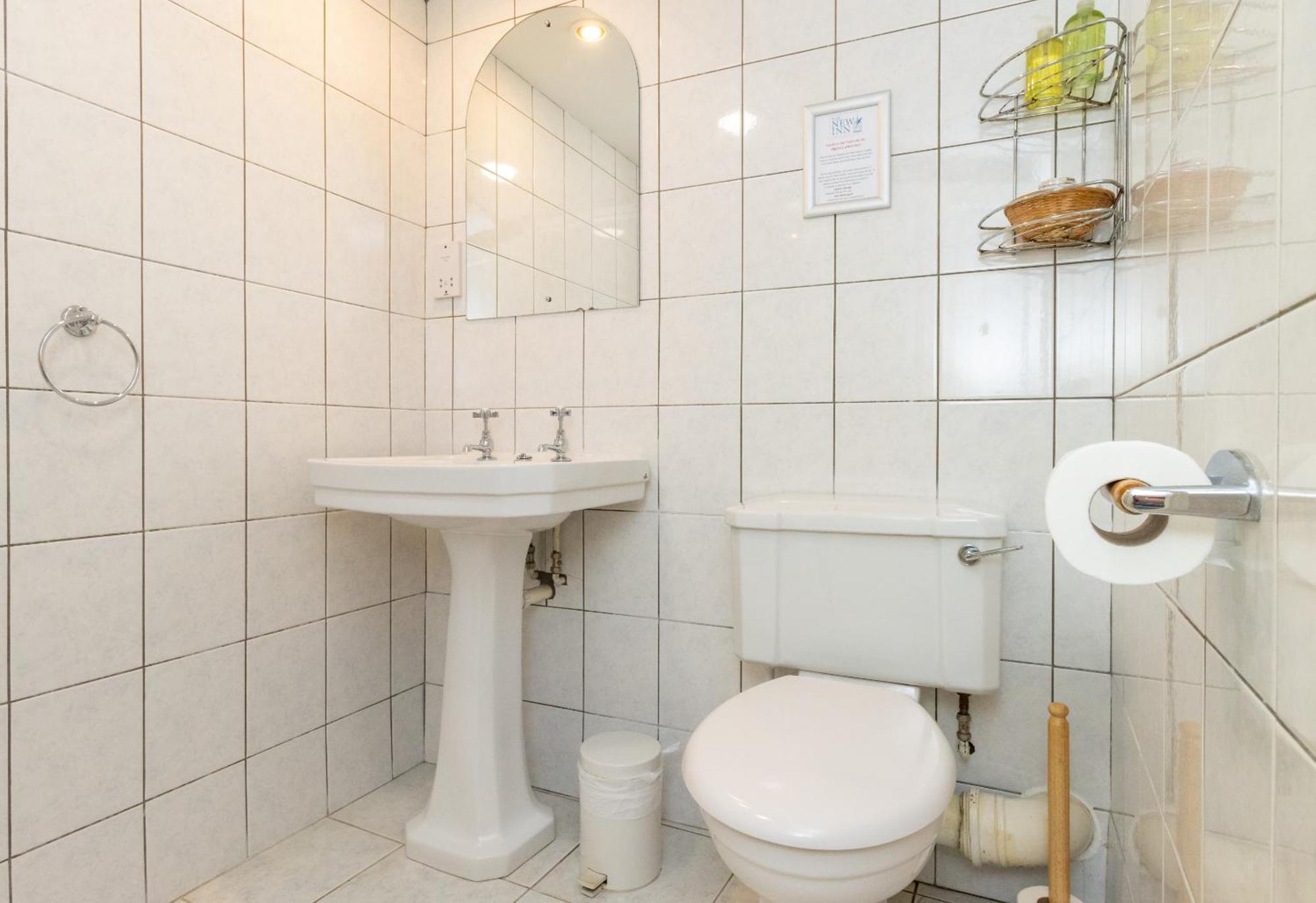 New Inn Кредітон Номер фото